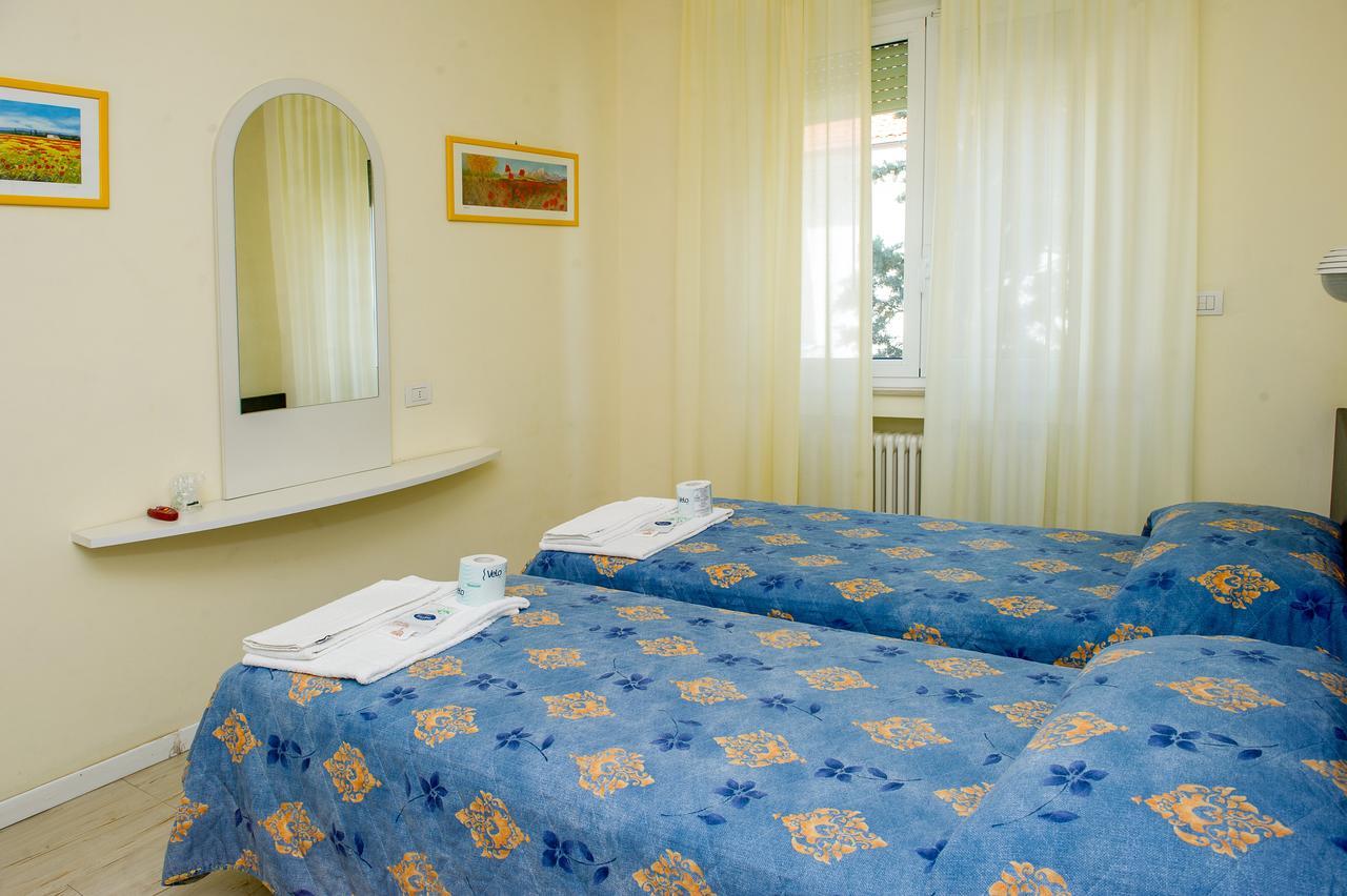 Hotel Cristina Hospitality Centrale (Adults Only) Riccione Zewnętrze zdjęcie